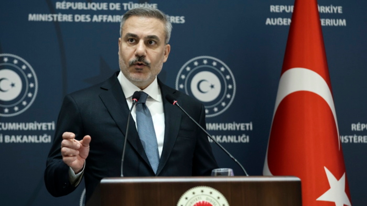 Φιντάν: “Τεράστιο σφάλμα αυτός ο πόλεμος – Η Τουρκία δεν θέλει να εμπλακεί ούτε πρόκειται να απαντήσει στο Ιράν”