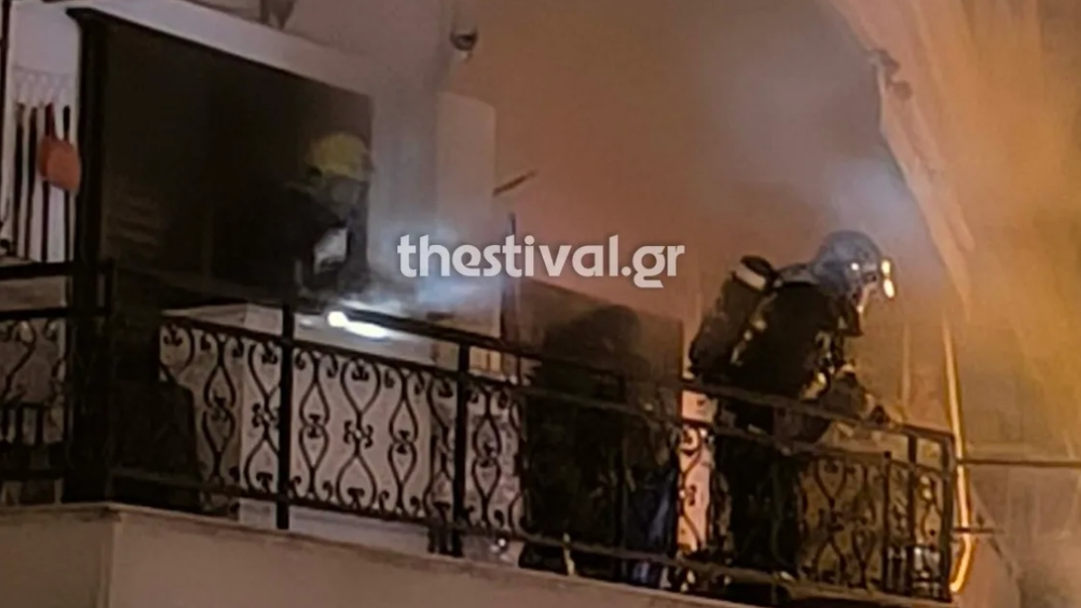 Θεσσαλονίκη: Φωτιά σε διαμέρισμα – Στο νοσοκομείο με εγκαύματα στα χέρια ένα άτομο (Βίντεο)