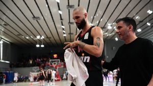 Κλήθηκε σε απολογία από την ΔΕΑΒ ο Φουρνιέ για το επεισόδιο με οπαδό του Πανιωνίου