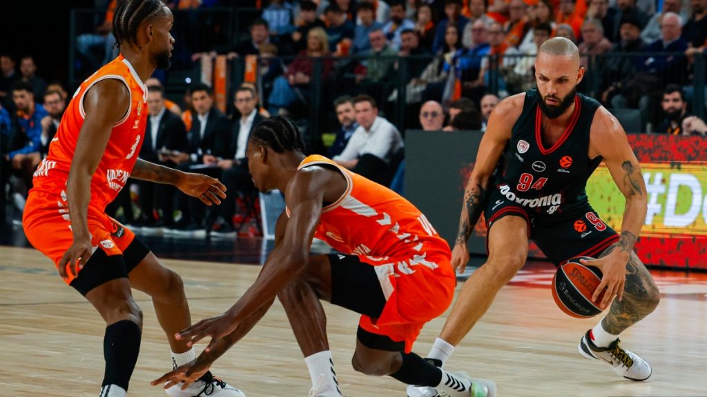 Βαλένθια – Ολυμπιακός 85-84: Ήττα στις λεπτομέρειες για τους «ερυθρόλευκους»