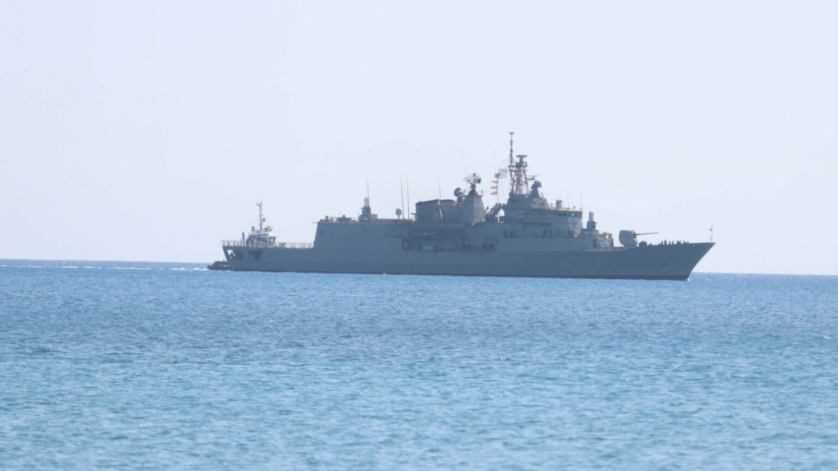 Κύπρος: Έφτασαν οι ελληνικές φρεγάτες “Κίμων” και “Ψαρά” στη Λεμεσό (Εικόνες & Βίντεο)