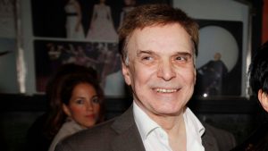 Γιώργος Μαρίνος: Ο πρώτος σόουμαν της Ελλάδας – Οι μεγάλες συνεργασίες & η σπουδαία πορεία του