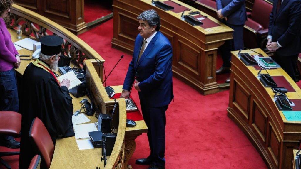 Ορκίστηκε βουλευτής του ΠΑΣΟΚ ο Βαγγέλης Γιαννακούρας