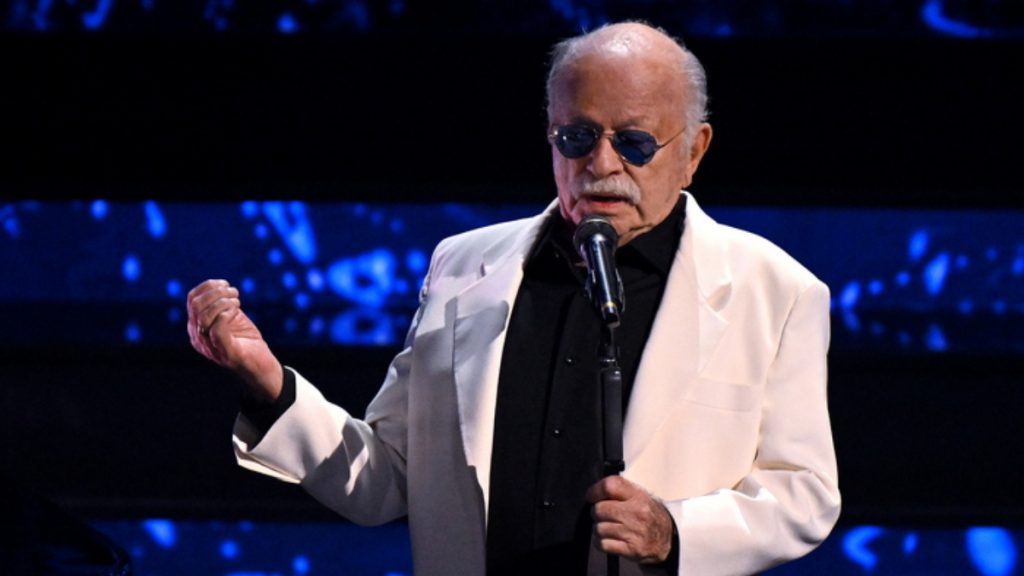 Θρήνος στην Ιταλία: Πέθανε σε ηλικία 91 ετών ο τραγουδοποιός Τζίνο Πάολι