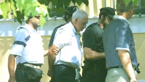 17 Νοέμβρη: Η σύλληψη Γιωτόπουλου και η αποκάλυψη ότι είχε καθίσει στο ίδιο τραπέζι με τον Κωστή Περατικό