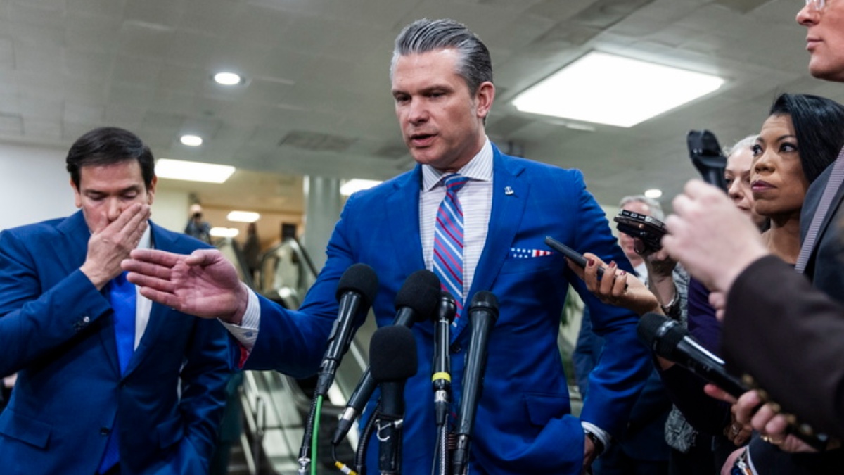 Χέγκσεθ: “Οι ΗΠΑ δεν θα οδηγηθούν σε ένα ατέρμονο πόλεμο” – Δεν απέκλεισε την αποστολή στρατευμάτων στο Ιράν