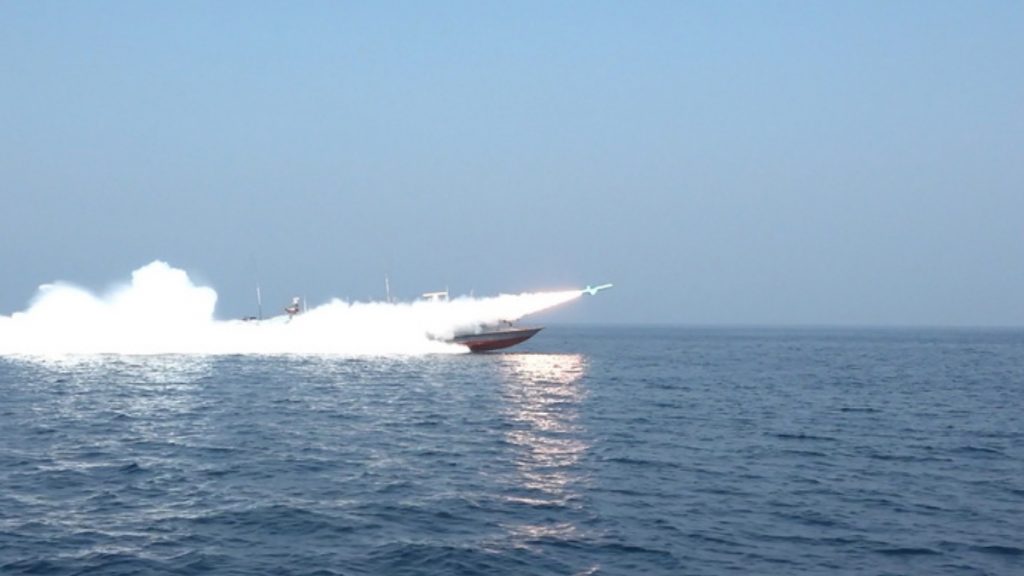 CBS News: Ενδείξεις ότι το Ιράν τοποθετεί νάρκες στα Στενά του Ορμούζ