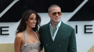 Μπραντ Πιτ: Σε πολυτελή θαλαμηγό στο Λαύριο με την κούκλα σύντροφό του, Ινές ντε Ραμόν (vid)