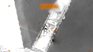 Βίντεο: Οι δυνάμεις των ΗΠΑ πλήττουν ναυτικούς στόχους του Ιράν στα Στενά του Ορμούζ