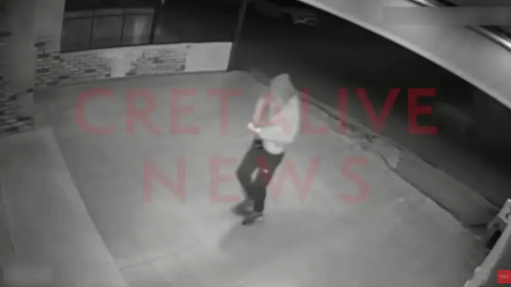 Ηράκλειο: Άνδρας πυροδοτεί εμπρηστικό μηχανισμό έξω από καφετέρια (Βίντεο)
