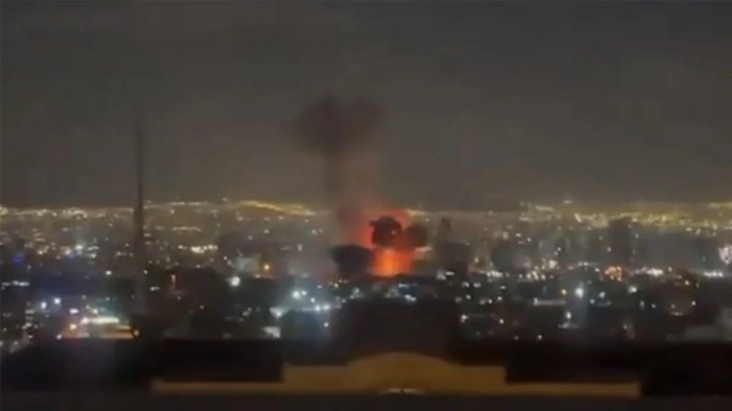 Νέες επιθέσεις του Ισραήλ στην Τεχεράνη – Μηνύματα για εκκενώσεις και προς τον Λίβανο