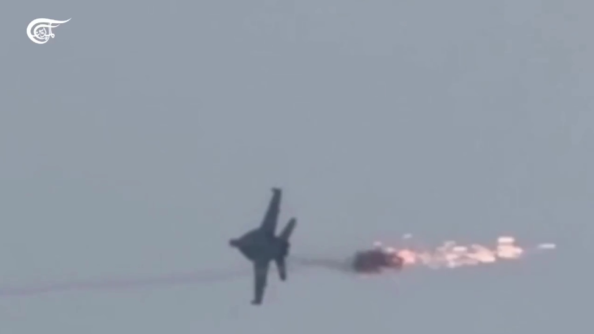 ΗΠΑ: Ιρανικός πύραυλος πέρασε ξυστά από αμερικανικό F-18 (Βίντεο)