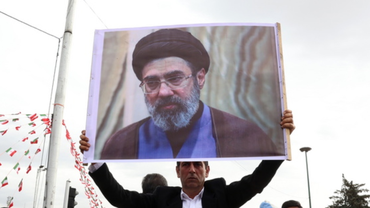 Iran International: Ο γιος του Αλί Χαμενεΐ, Μοτζτάμπα, είναι ο νέος ανώτατος ηγέτης του Ιράν