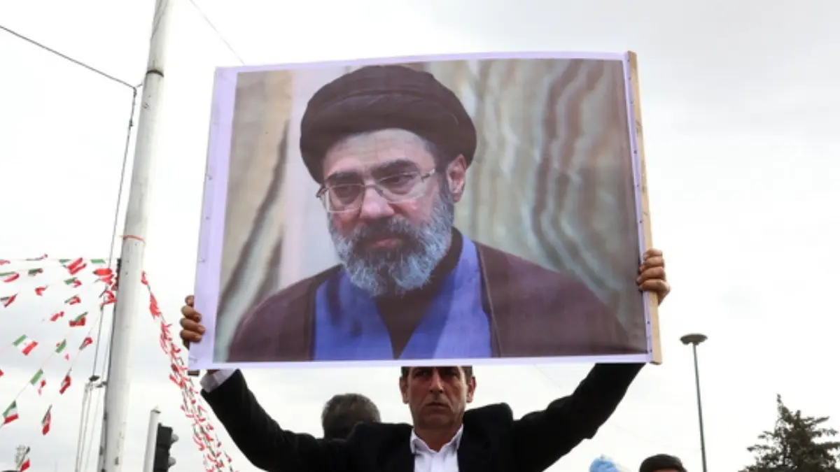 Iran International: Ο γιος του Αλί Χαμενεΐ, Μοτζτάμπα, είναι ο νέος ανώτατος ηγέτης του Ιράν