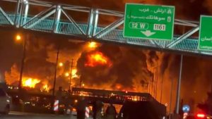 Πληροφορίες ότι εξελέγη ο νέος ανώτατος ηγέτης του Ιράν – «Θα τον καταδιώξουμε», απαντά το Ισραήλ