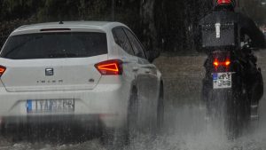 Προ των πυλών νέα ισχυρή κακοκαιρία – Η “διπλή κυκλογένεση” φέρνει βροχές, καταιγίδες και χιονοπτώσεις