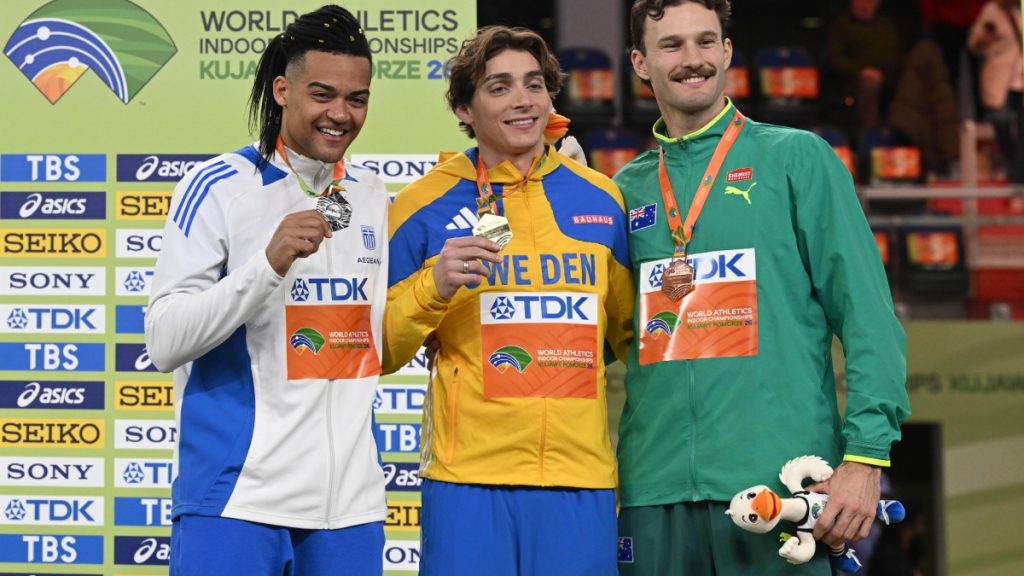 Εμμανουήλ Καραλής: Η απονομή του ασημένιου μεταλλίου στο Παγκόσμιο Πρωτάθλημα Κλειστού Στίβου (βίντεο)