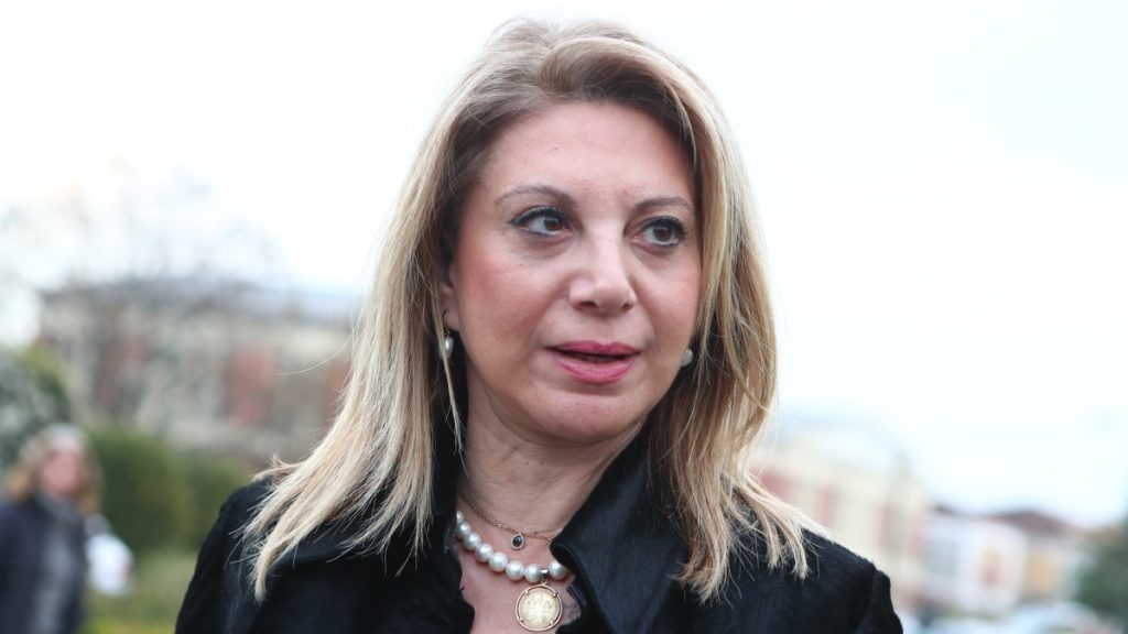 Καρυστιανού για Δίκη των Τεμπών: “Ντροπιαστική εικόνα στο δικαστήριο, είμαστε στιβαγμένοι σαν σαρδέλες” (βίντεο)