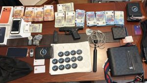 Χειροπέδες σε ανήλικο στην Κατερίνη: Διακινούσε πλαστά χαρτονομίσματα και κάρτες – “μαϊμού”