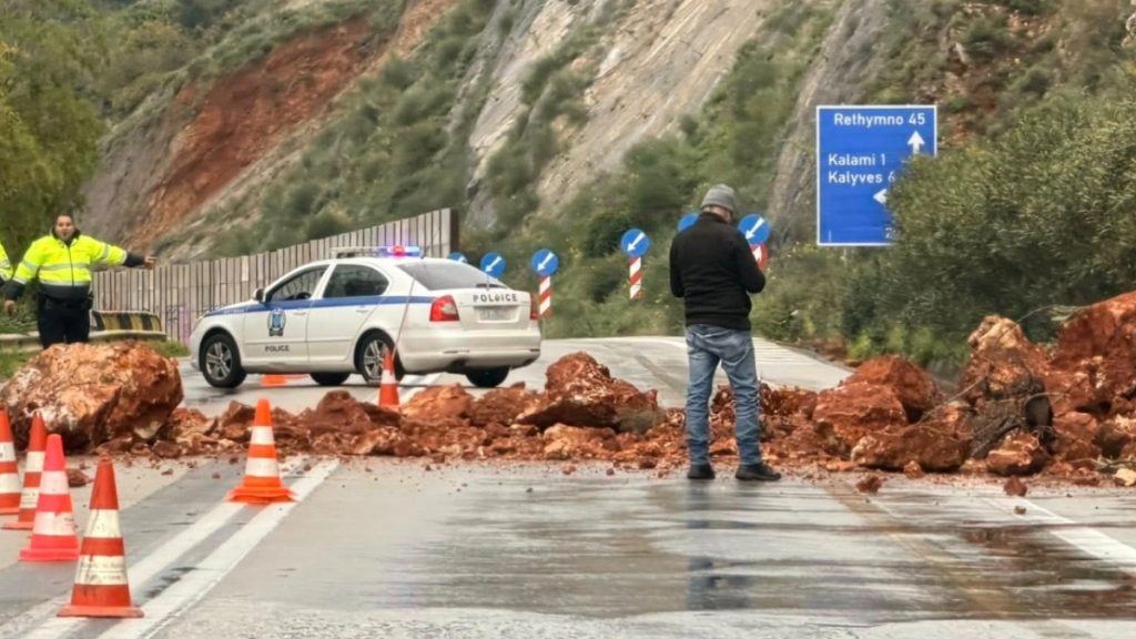 Κρήτη: Κατολισθήσεις σε Χανιά και Ηράκλειο από τις συνεχείς βροχοπτώσεις (Εικόνες)