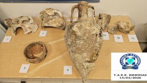 Κηφισιά: Χειροπέδες σε 50χρονο για κατοχή αρχαίων αμφορέων (Βίντεο)