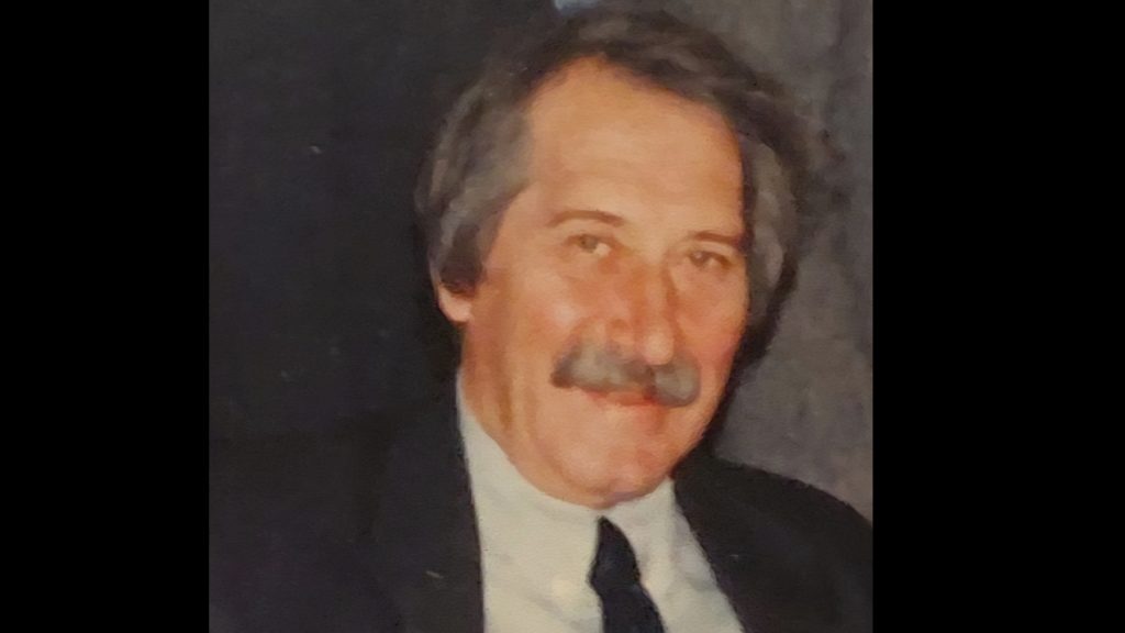 Πέθανε ο δημοσιογράφος Αντώνης Κούρτης – Ήταν κυβερνητικός εκπρόσωπος στην κυβέρνηση του Ανδρέα Παπανδρέου