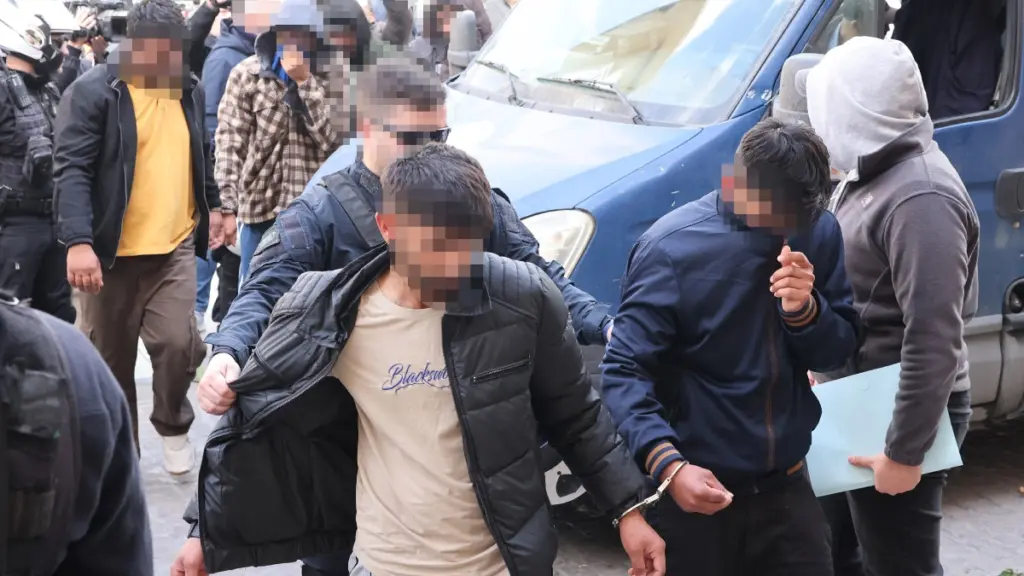 Κύκλωμα με αλλοδαπούς στην Κρήτη: Προσωρινά κρατούμενος ο φερόμενος ως ανώτατο στέλεχος και η σύζυγός του