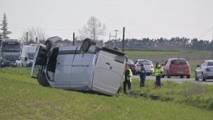 Λάρισα: Νεκρός 95χρονος σε τροχαίο μετά από σύγκρουση με δύο ΙΧ (Βίντεο)