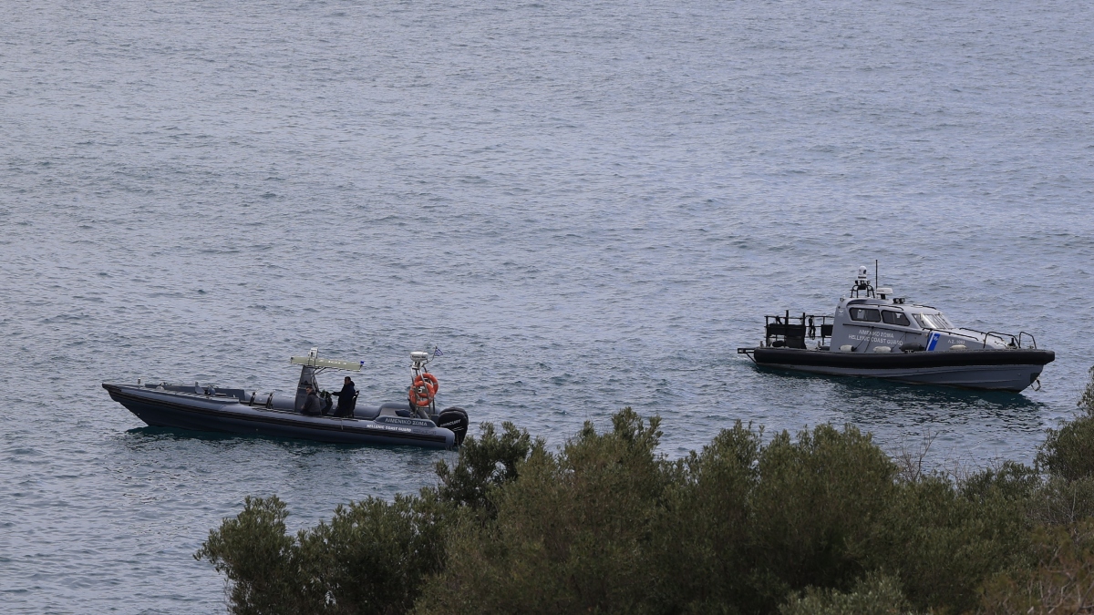 Λιμανάκια Βουλιαγμένης: Ολοκληρώθηκε η ανάσυρση του 34χρονου – Μεταφορά της σορού με σκάφος του Λιμενικού