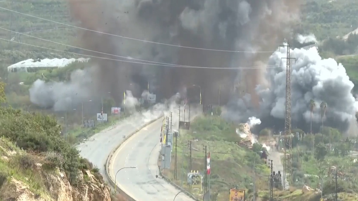 Απειλεί να κλείσει τα στενά του Ορμούζ η Τεχεράνη, ο Νετανιάχου καλεί την Ευρώπη να “λάβει δράση” – Σφοδροί βομβαρδισμοί στο Ισραήλ, ανατίναξαν γέφυρα στον νότιο Λίβανο