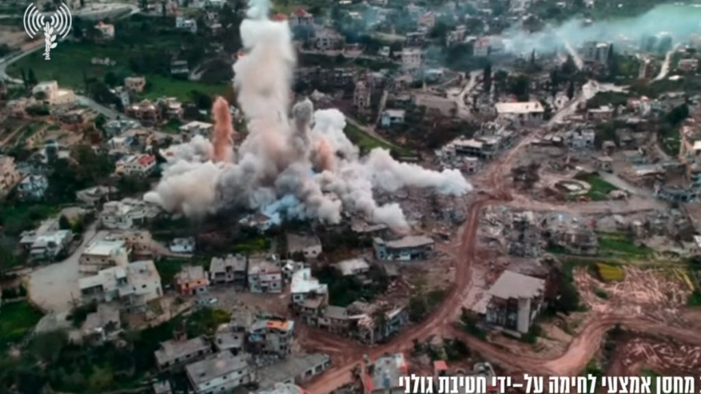 IDF: Βίντεο από την κατεδάφιση ενός κέντρου διοίκησης της Χεζμπολάχ στον νότιο Λίβανο – Χτυπήθηκε αποθήκη όπλων