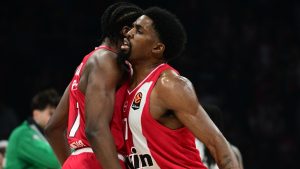 Ολυμπιακός – Παναθηναϊκός AKTOR: «Ερυθρόλευκο» προβάδισμα με +11 (40-29) στο πρώτο ημίχρονο (Βίντεο)