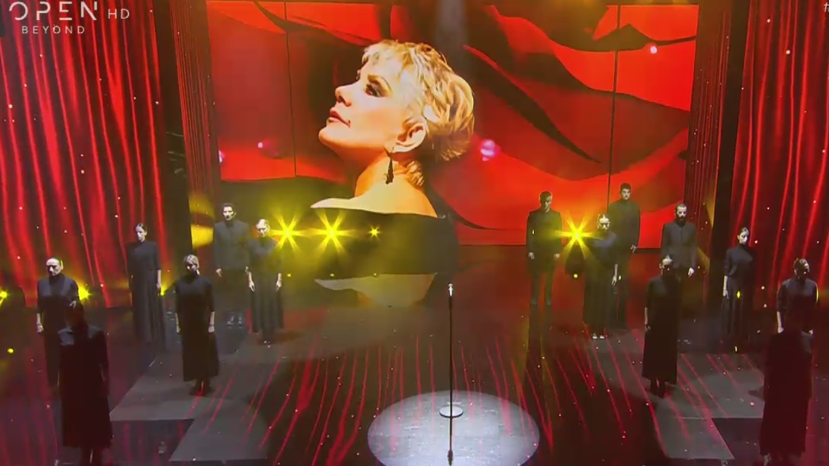 Ράγισαν οι πέτρες στο J2US για την Μαρινέλλα – Την αποχαιρέτησε με στίχους της ο Κόκλωνης, βούρκωσε ο Φασουλής (Βίντεο)