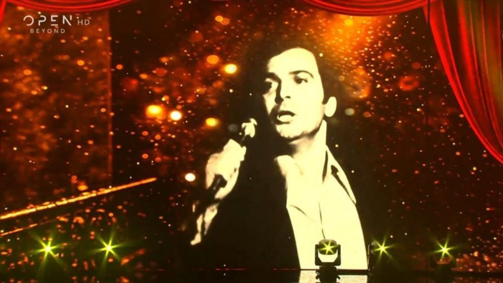 J2US: Η συγκινητική αφιέρωση στον Γιώργο Μαρίνο – «Μια εκρηκτική προσωπικότητα που δεν χωρούσε σε μια ιδιότητα» είπε ο Κοκλώνης