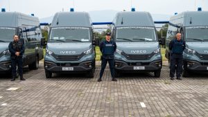 Προμήθεια 23 μεταγωγικών οχημάτων για την ενίσχυση των Τμημάτων Εξωτερικής Φρούρησης Σωφρονιστικών Καταστημάτων (Εικόνες)