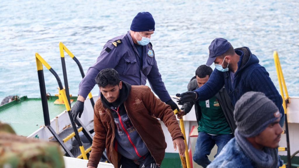 Ηράκλειο: 57 μετανάστες στους Καλούς Λιμένες – Πέντε ανήλικοι ανάμεσά τους