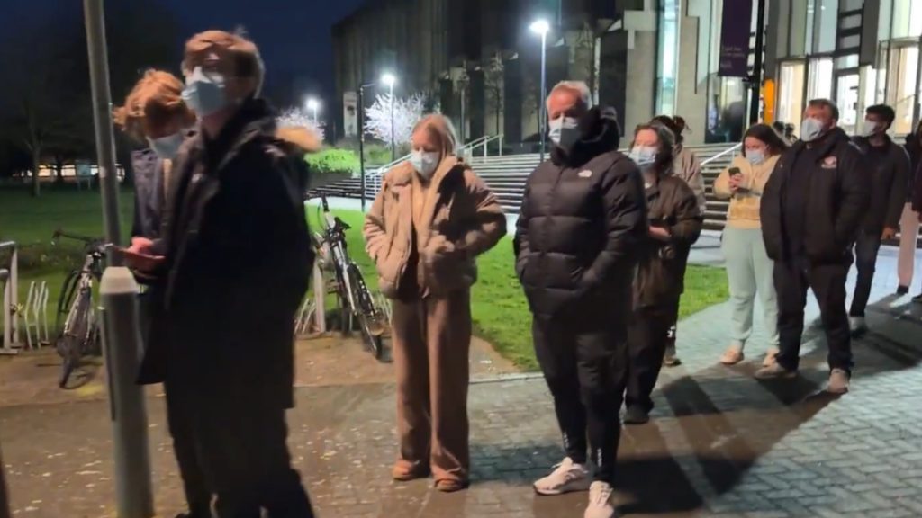 Επιδημία μηνιγγίτιδας στη Βρετανία μετά από πάρτι – 2 νεκροί, 11 άτομα σε σοβαρή κατάσταση (βίντεο)