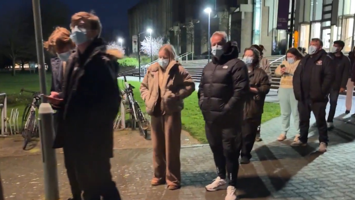 Επιδημία μηνιγγίτιδας στη Βρετανία μετά από πάρτι – 2 νεκροί, 11 άτομα σε σοβαρή κατάσταση (βίντεο)