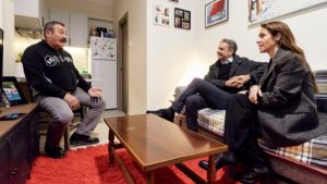 Κυριάκος Μητσοτάκης: Συνάντησε τον 63χρονο Θεόφιλο στη Θεσσαλονίκη – Είναι ωφελούμενος προγραμμάτων για κοινωνική στέγη