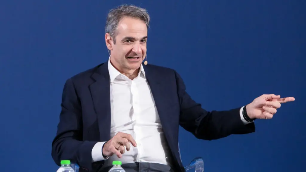 Κυριάκος Μητσοτάκης: Το χιουμοριστικό σχόλιο σε βίντεο που «ανέβασε» πιτσιρικάς στο TikTok για τα μαλλιά του