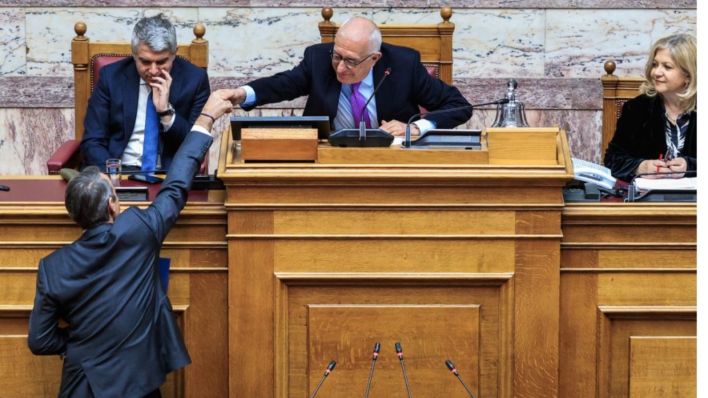 Κυριάκος Μητσοτάκης: Οι ευχές για τα γενέθλια του στην Βουλή και ο διάλογος με τον Κυριάκο Βελόπουλο