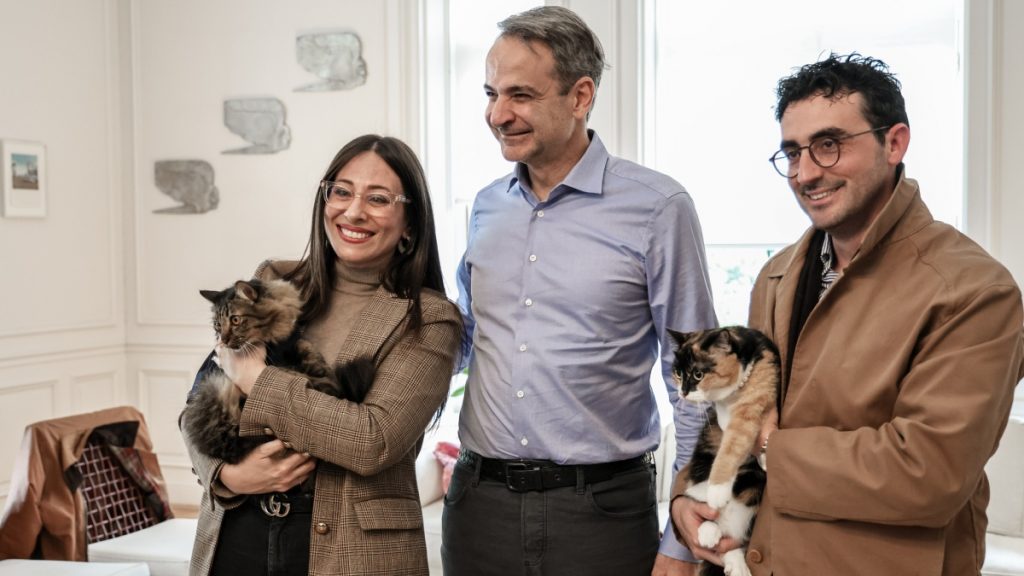 Στο Μαξίμου οι επαναπατρισθέντες από τη Μέση Ανατολή – Συναντήθηκαν με τον Κυριάκο Μητσοτάκη (εικόνες)