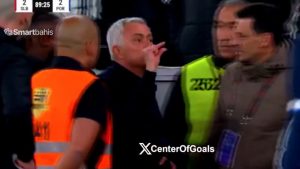 Μπενφίκα – Πόρτο: Αποβλήθηκε ο Μουρίνιο μετά από χειρονομίες που έκανε προς στο πάγκο της πρώην ομάδας του (βίντεο)