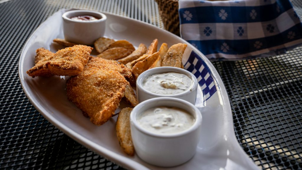 25η Μαρτίου: Τηγανητός μπακαλιάρος και σκορδαλιά – Το φαγητό που έγινε εθνικό σύμβολο