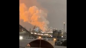 Πυραυλική επίθεση του Ιράν στο Μπαχρέιν – Υπό έλεγχο η φωτιά σε διυλιστήριο (Βίντεο)