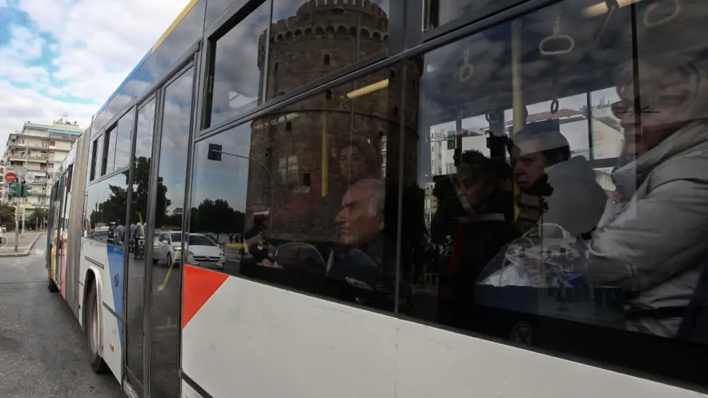 Θεσσαλονίκη: Πρόστιμο έως 100 ευρώ για εισιτηριοδιαφυγή στα λεωφορεία του ΟΑΣΘ