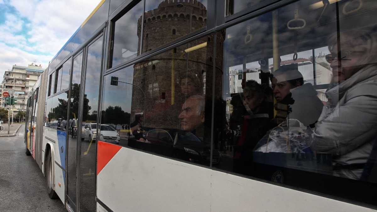 Θεσσαλονίκη: Πρόστιμο έως 100 ευρώ για εισιτηριοδιαφυγή στα λεωφορεία του ΟΑΣΘ
