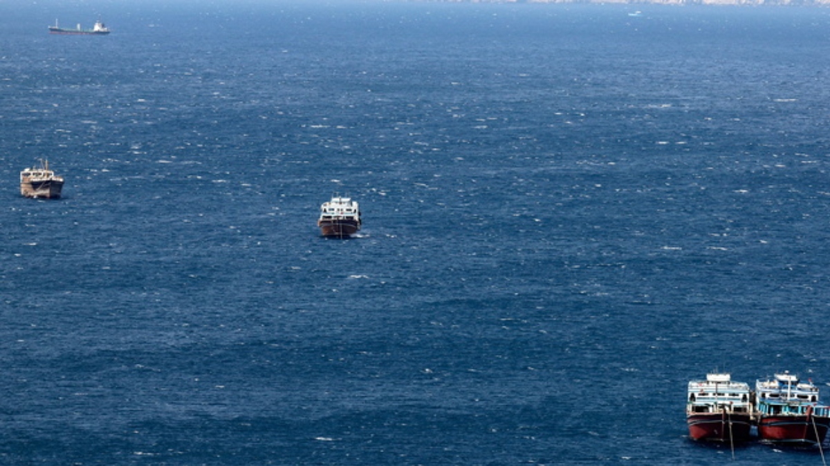 Politico: Οι ΗΠΑ εξετάζουν στρατιωτική κάλυψη για τα δεξαμενόπλοια του Ορμούζ