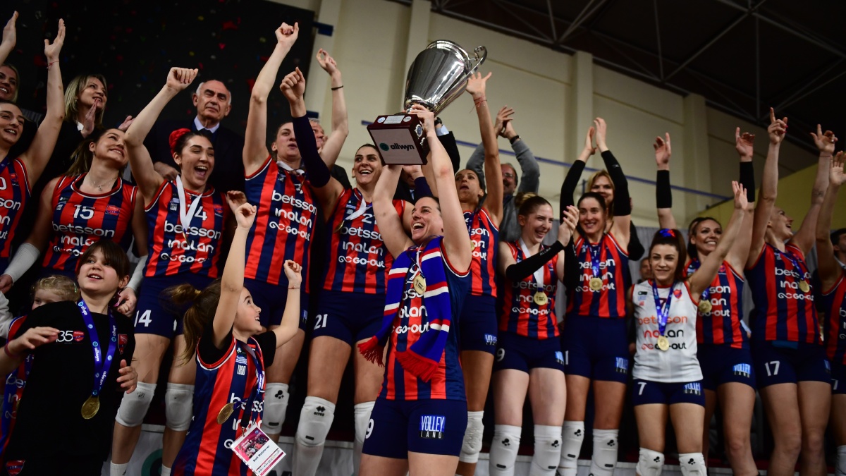 Βόλεϊ Γυναικών: Κυπελλούχος Ελλάδας για πρώτη φορά ο Πανιώνιος, νίκησε το ΑΟ Θήρας 3-1 σετ (βίντεο)