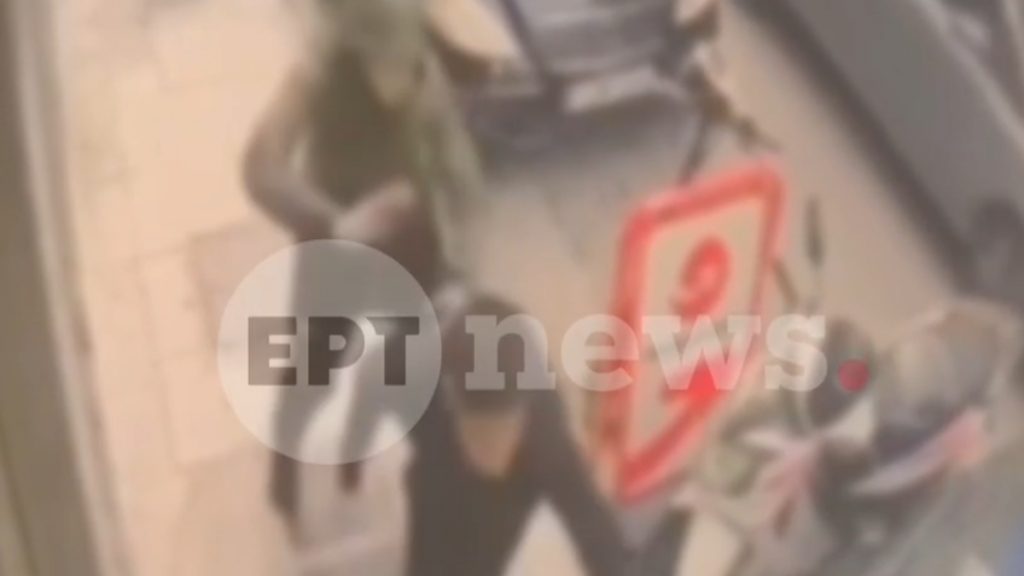 Άγιος Παντελεήμονας: Βίντεο από τη στιγμή που δράστες τρέχουν να διαφύγουν μετά το μαχαίρωμα του 17χρονου